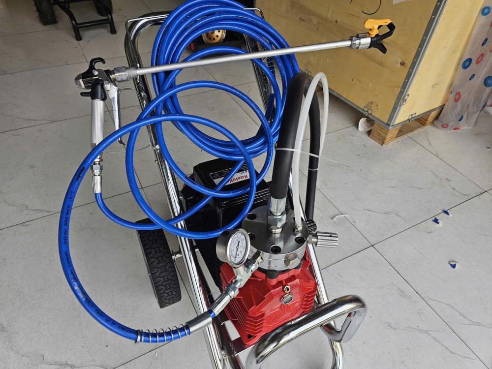 Máy phun sơn KASHIKOI TĐ 910 Công Xuất 4200W